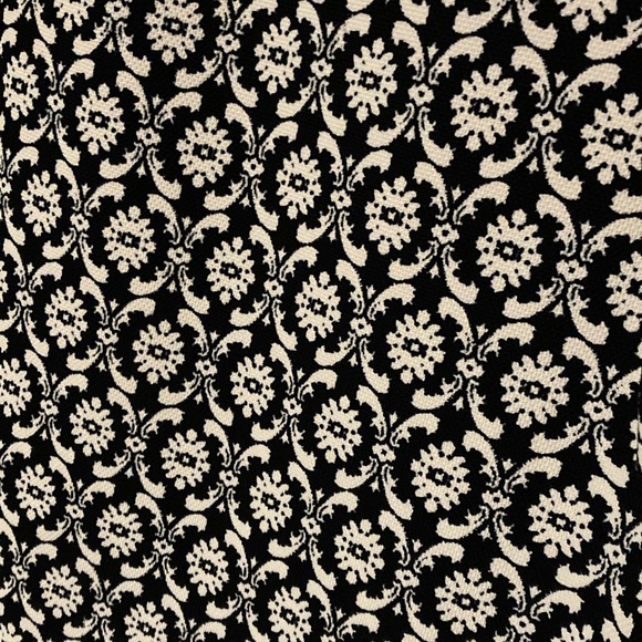 Dainty Jewell's  Apparel
Size XL - Picture 5 of 5